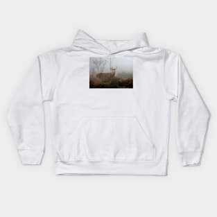 Buck in fog - White-tailed Deer Kids Hoodie